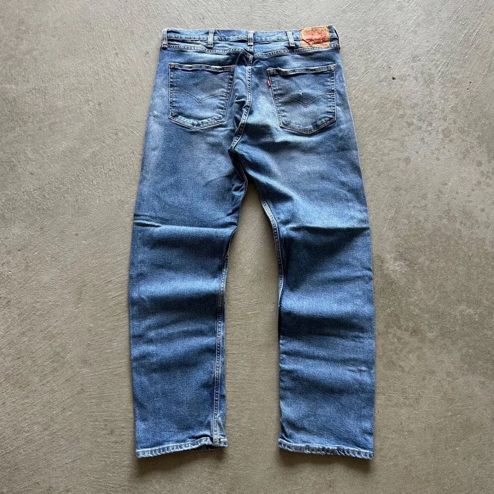 Levis 505 Jeans Size 38x32 Blue Light Wash Denim Regular Fit‎ Straight Leg